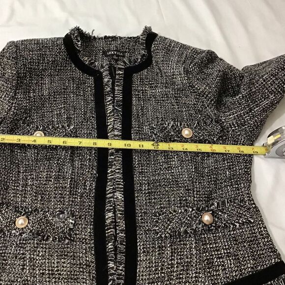 LUXY USA Black Tweed Collarless Fringe Trim Blazer New Size Medium - Picture 8 of 10